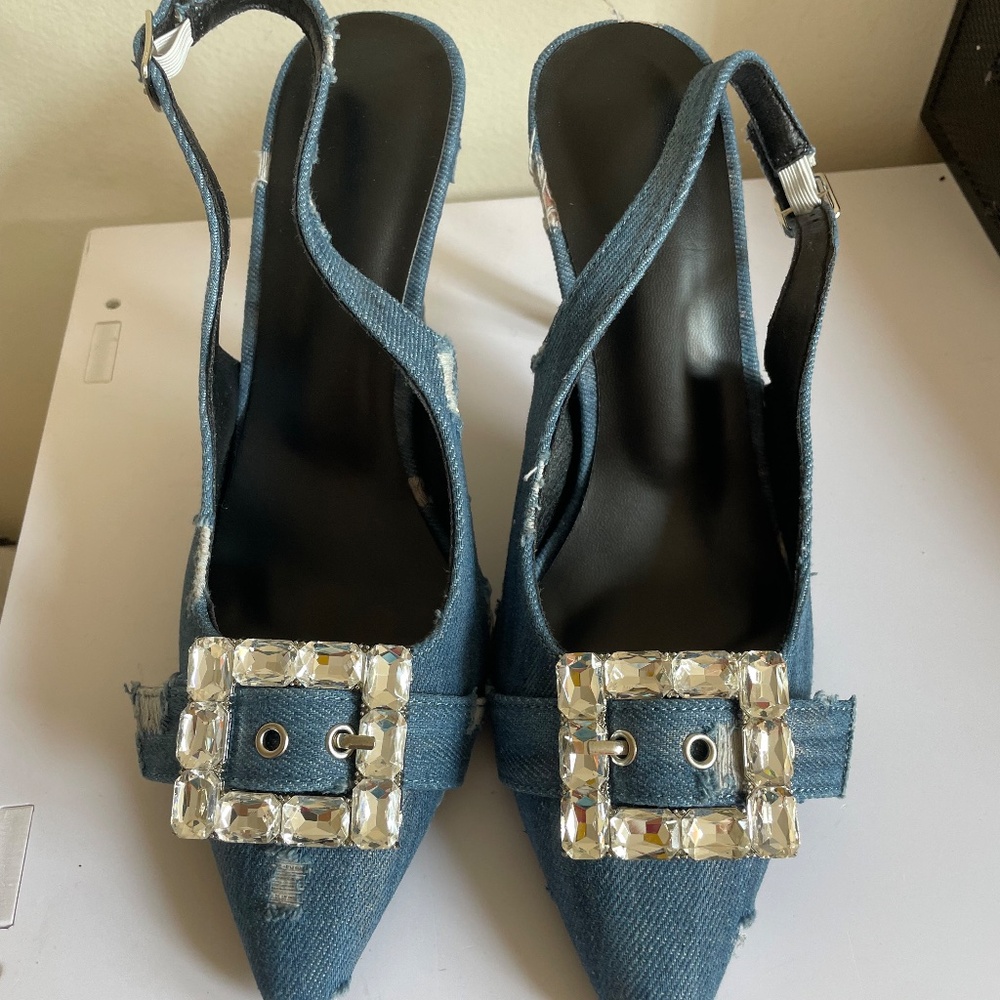 Shoes - Picture 3 of 8